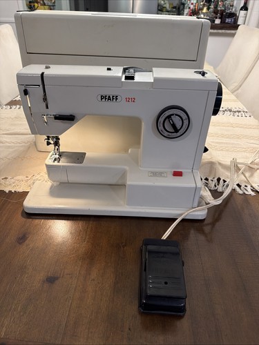 Pfaff 1212 sewing machine fast - 1212,